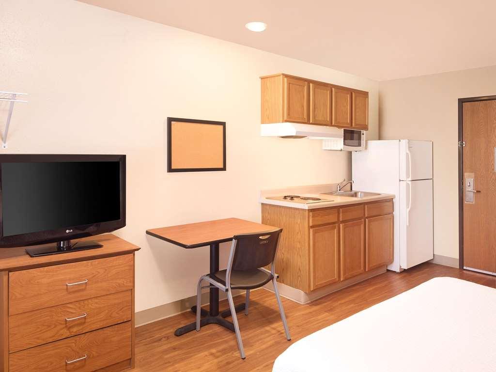 Extended Stay America Select Suites - Lake Worth Lake Worth Beach Room photo