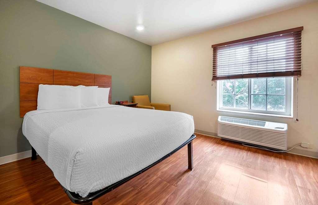 Extended Stay America Select Suites - Lake Worth Lake Worth Beach Room photo